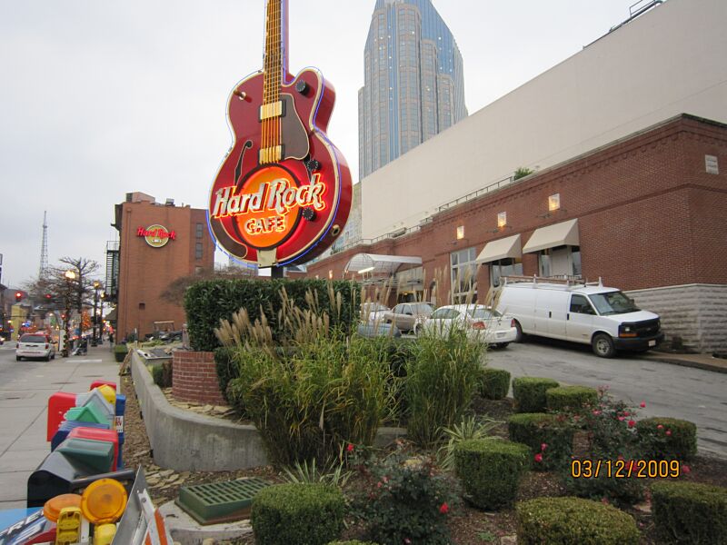 17 og for enden af Broadway ligge Hard Rock Cafe, Nashville... den var under ombygning mens vi var i byen!